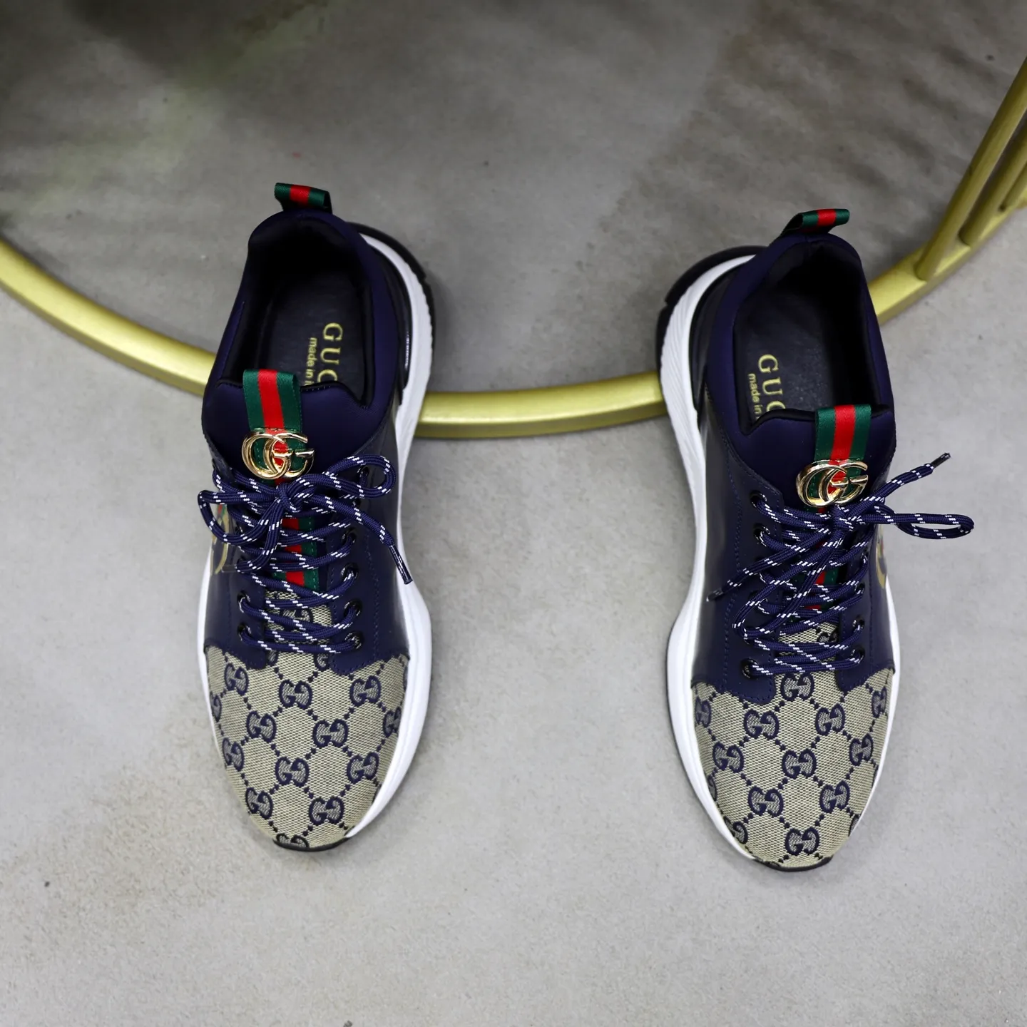 Ex-factory price: 462💰🙅‍♂️🙅‍♂️🙅‍♂️ Brand: GUCCI Standard code: 38-44 (45 customized) Grade: Same as the official website Material: Original material splicing Comfortable and breathable lining Lightweight and wear-resistant sports outsole Style category: Men's fashionable casual shoes Running sneakers Distinguished luxury brand elements Top luxury Color: actual picture color